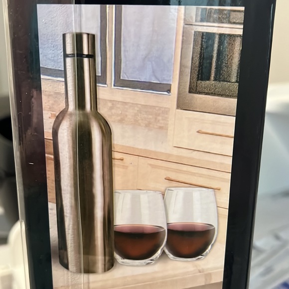 Alabama Crimson Tide 28oz. stainless Steal bottle with stemless tumblers set. - Picture 3 of 4